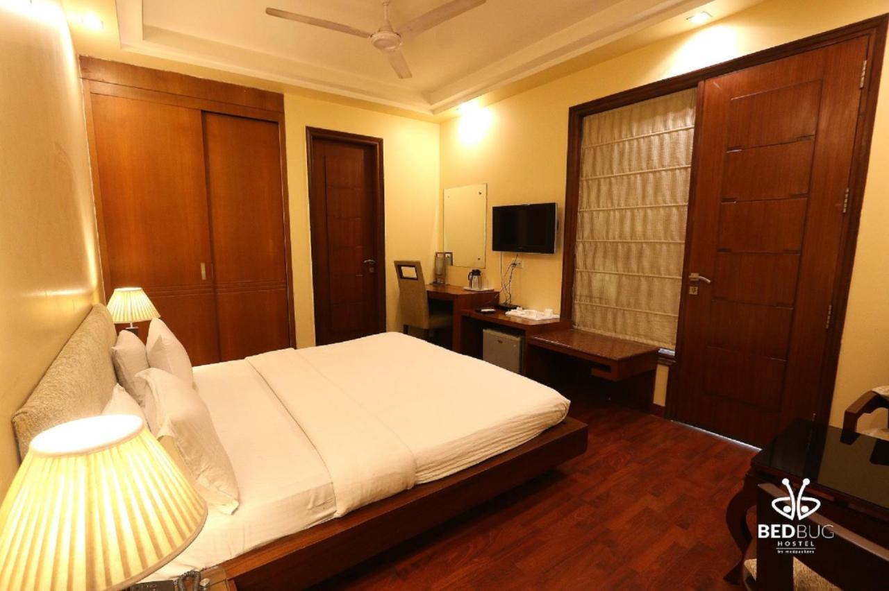 Madpackers Delhi West Hostel New Delhi Exterior photo