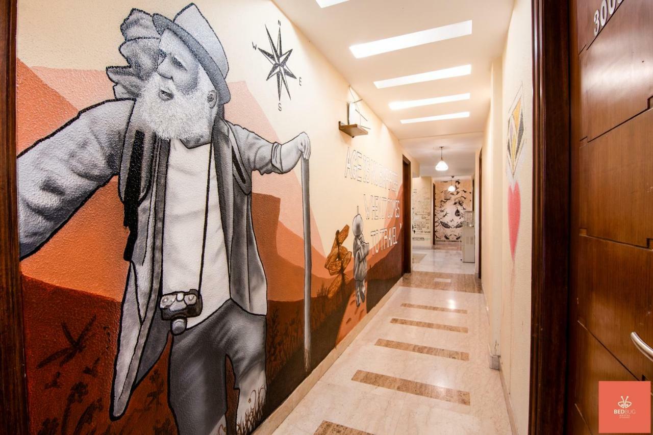 Madpackers Delhi West Hostel New Delhi Exterior photo