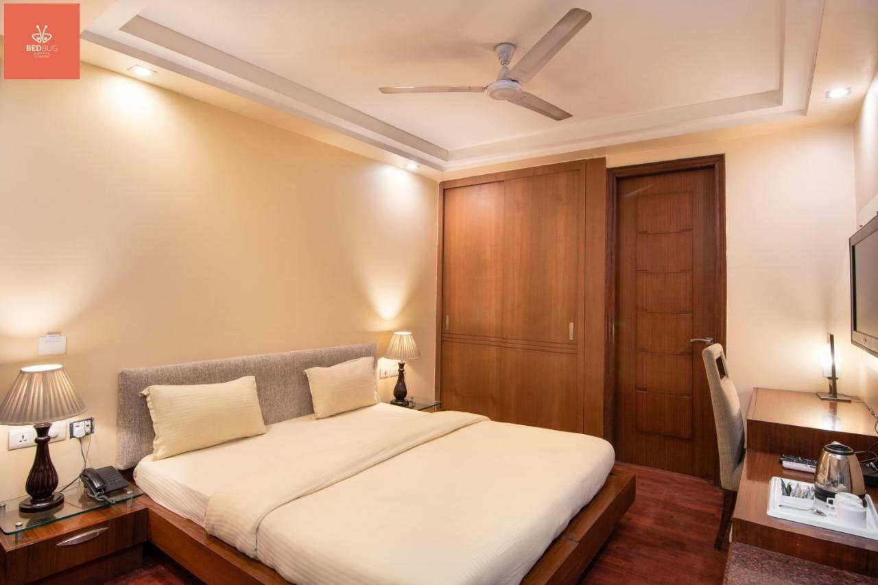 Madpackers Delhi West Hostel New Delhi Exterior photo