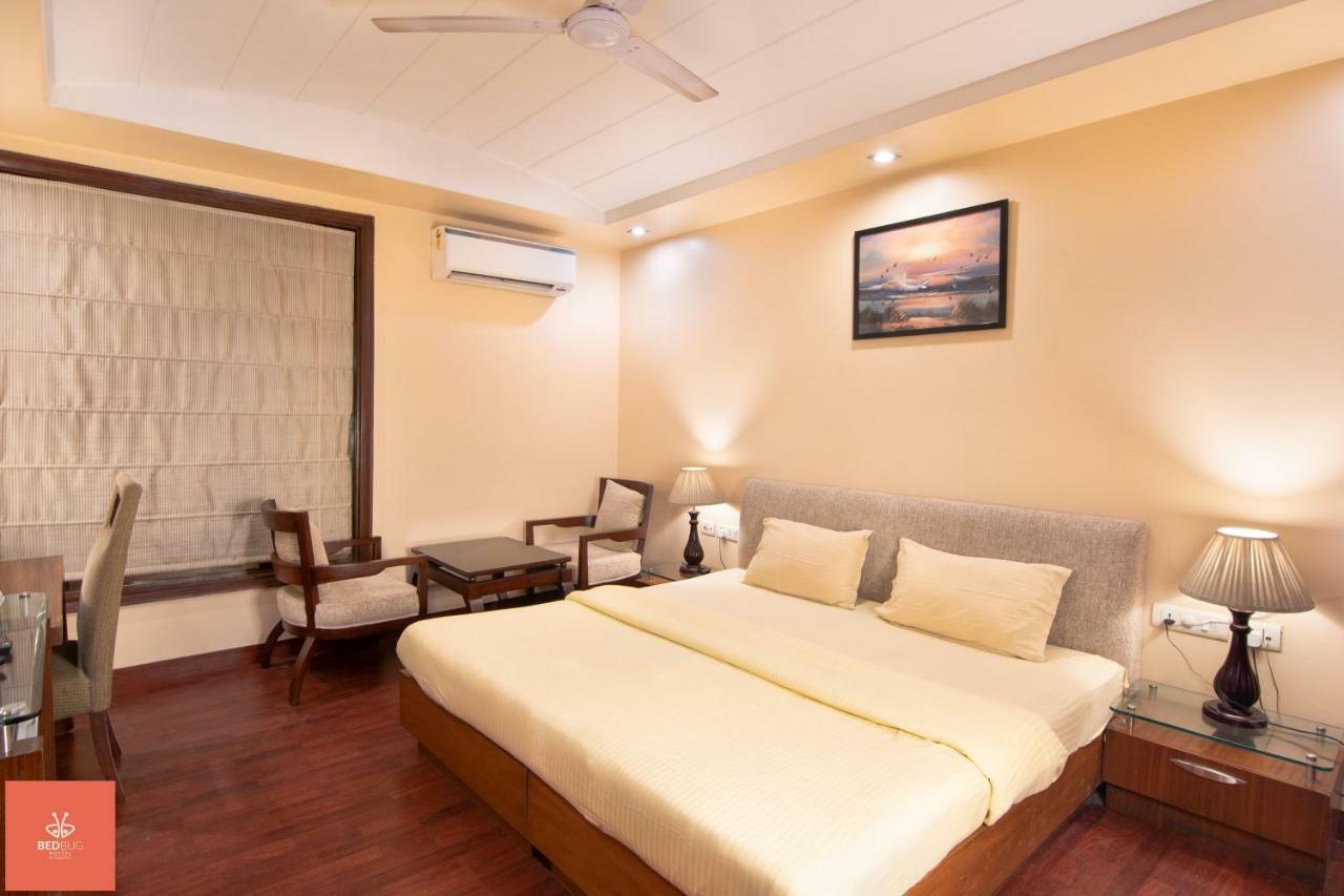 Madpackers Delhi West Hostel New Delhi Exterior photo
