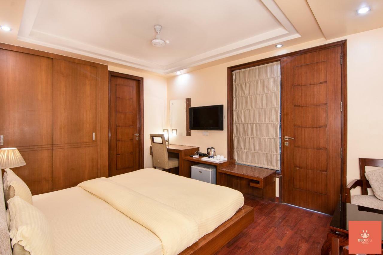 Madpackers Delhi West Hostel New Delhi Exterior photo
