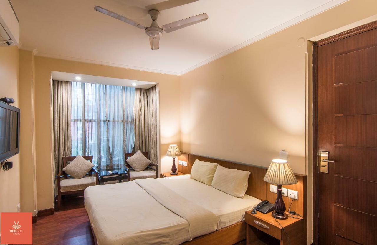 Madpackers Delhi West Hostel New Delhi Exterior photo